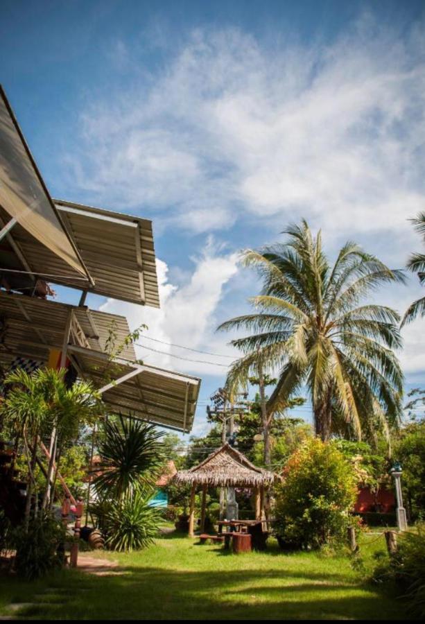 The Lazy Bar And Guesthouse Krabi Exterior photo